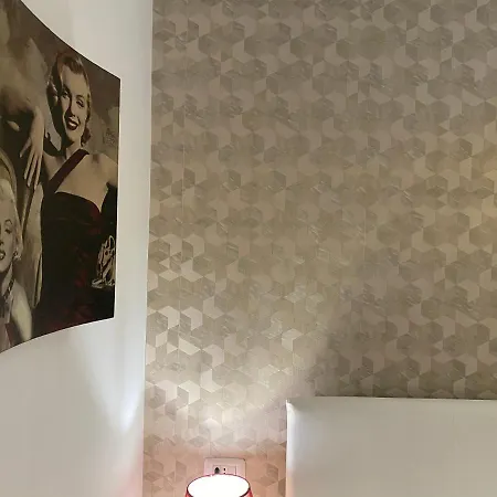 Enjoy Happyness Panzió Pompeji