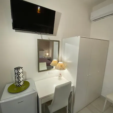 Enjoy Happyness Bed & Breakfast Pompeji