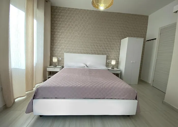 Enjoy Happyness Couette-café 3*