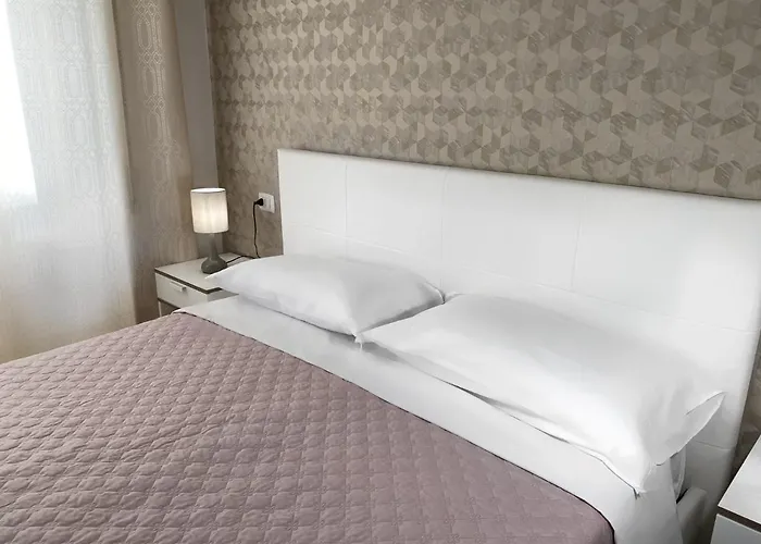 Enjoy Happyness Couette-café Pompéi